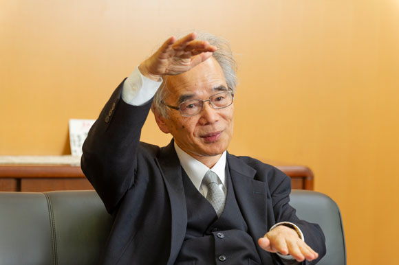 跡見学園女子大学学長笠原清志先生