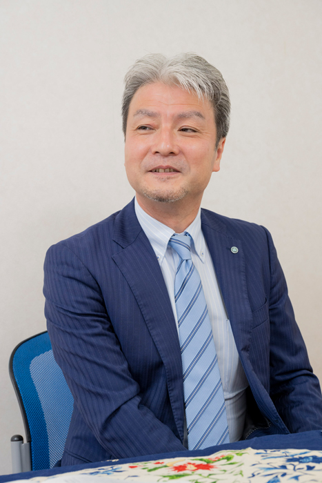 景山 忠男