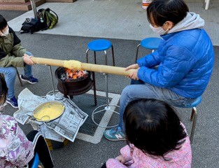 似島で娘たちとバウムクーヘン作り体験