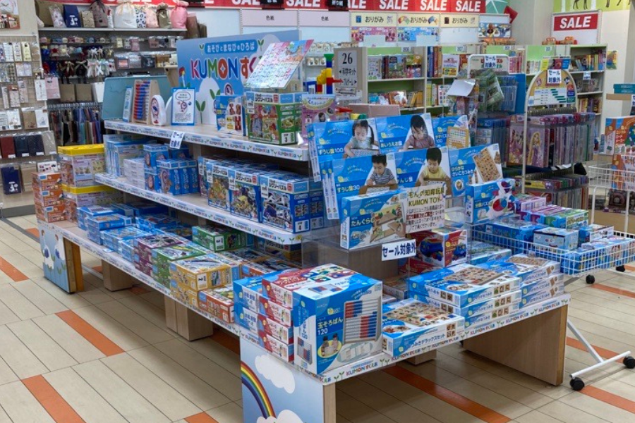 ブランド訴求型・書店売場「KUMONすくえあ」の導入店舗が100を超え